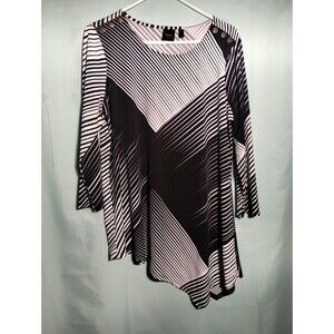 Black and white Asymetrical hem blouse